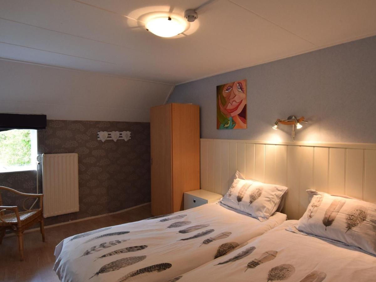 Quaint Farmhouse Near River In Oosterwijk 리에르담 외부 사진