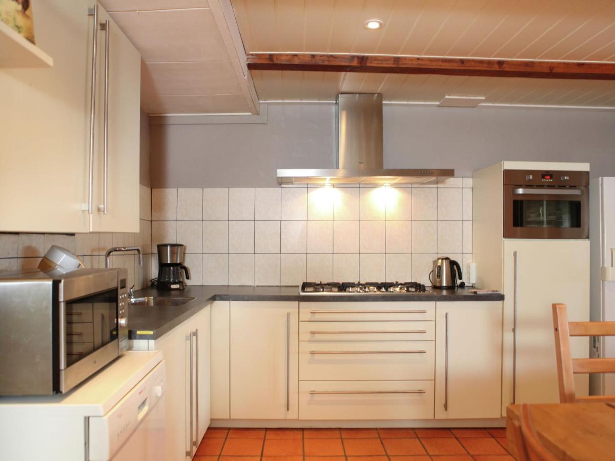 Quaint Farmhouse Near River In Oosterwijk 리에르담 외부 사진