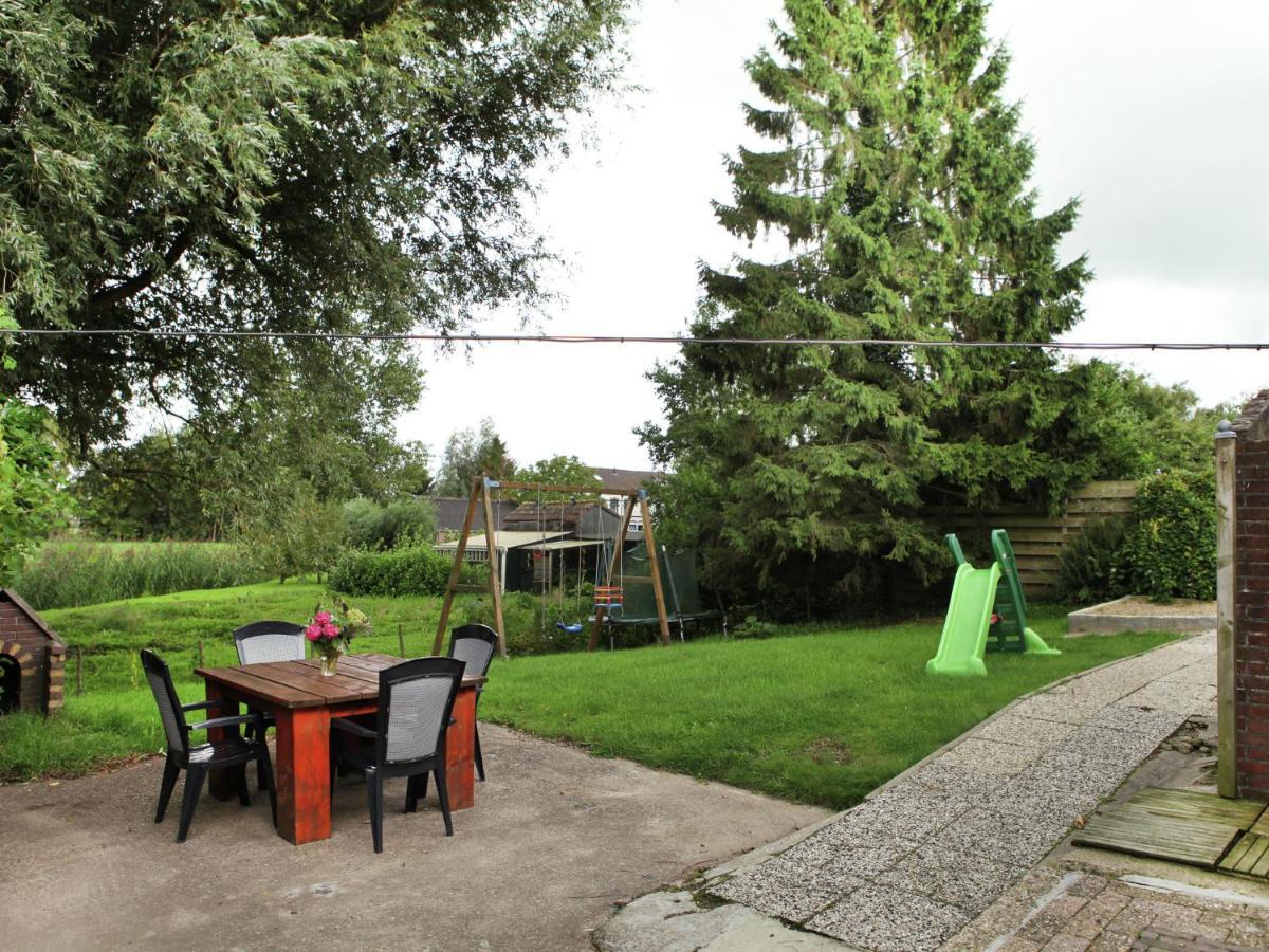 Quaint Farmhouse Near River In Oosterwijk 리에르담 외부 사진